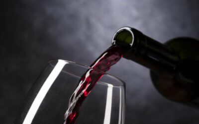 Aprende a servir vino como un profesional