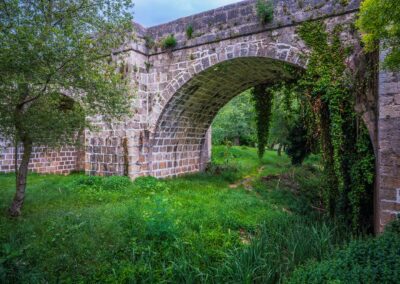 Puente renacentista. Bodegas Amaró