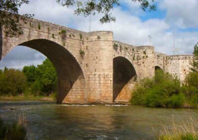 Puente renacentista. Bodegas Amaró